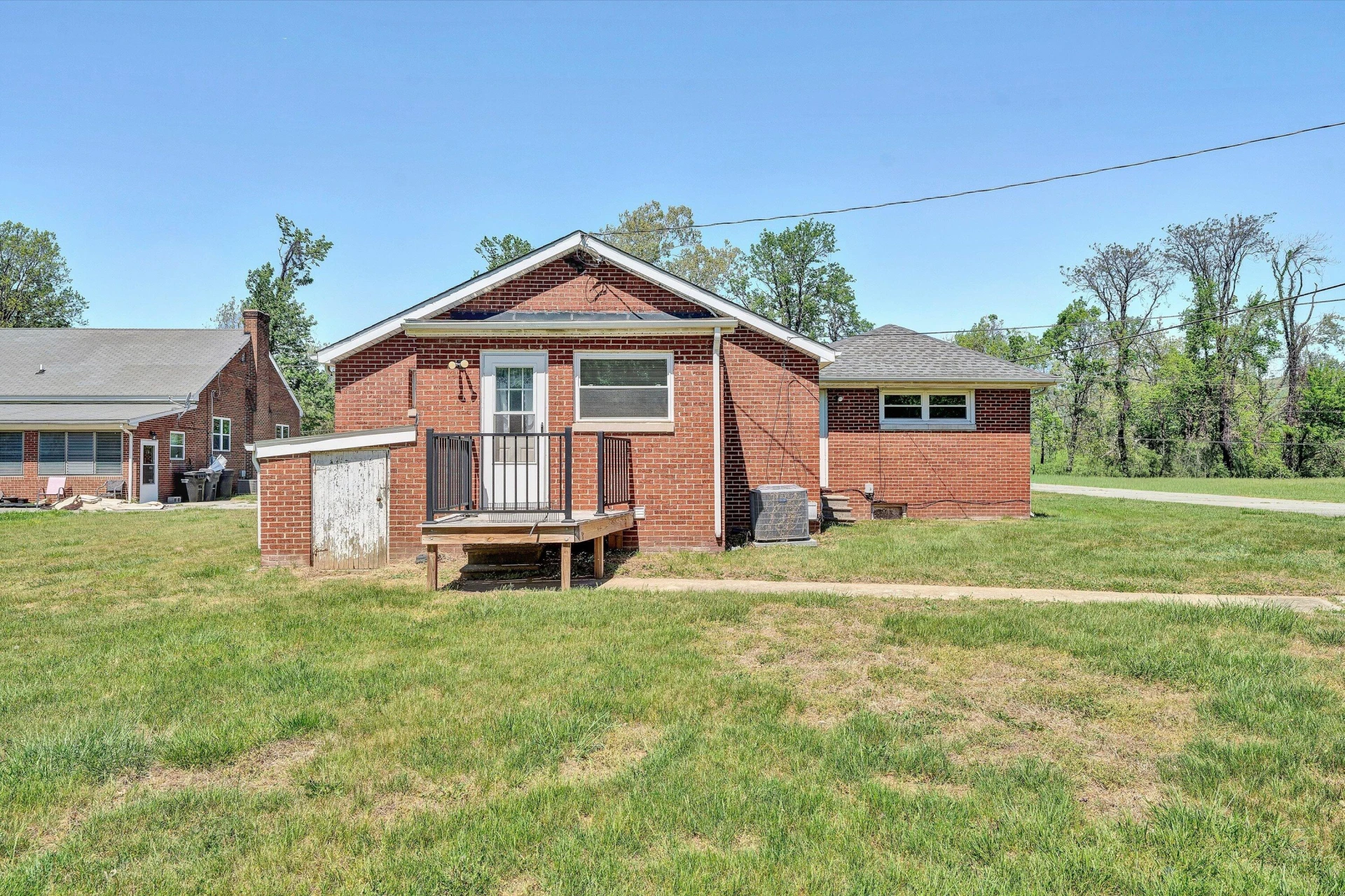 2356 W Riverside DR - Photo 17