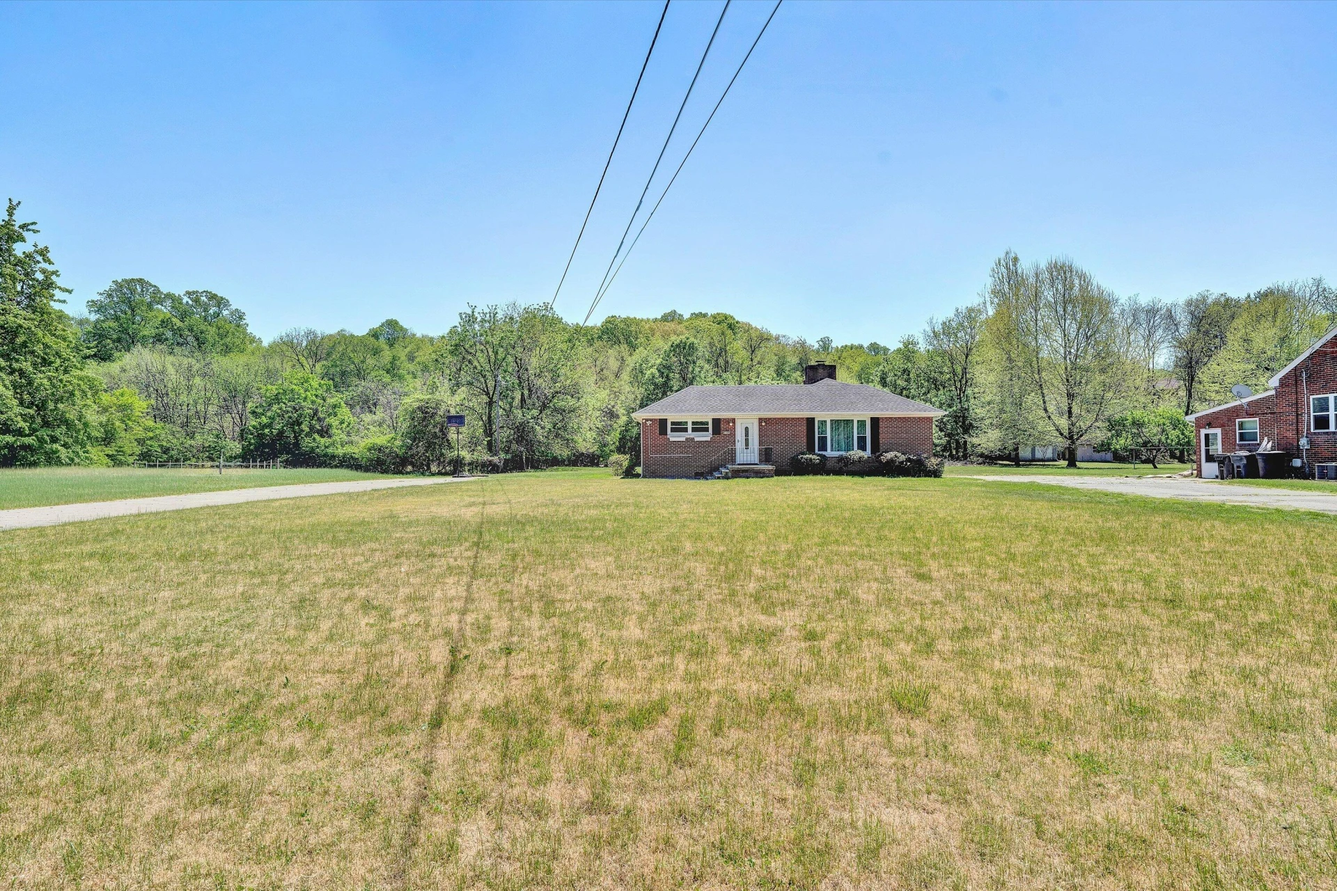 2356 W Riverside DR - Photo 18