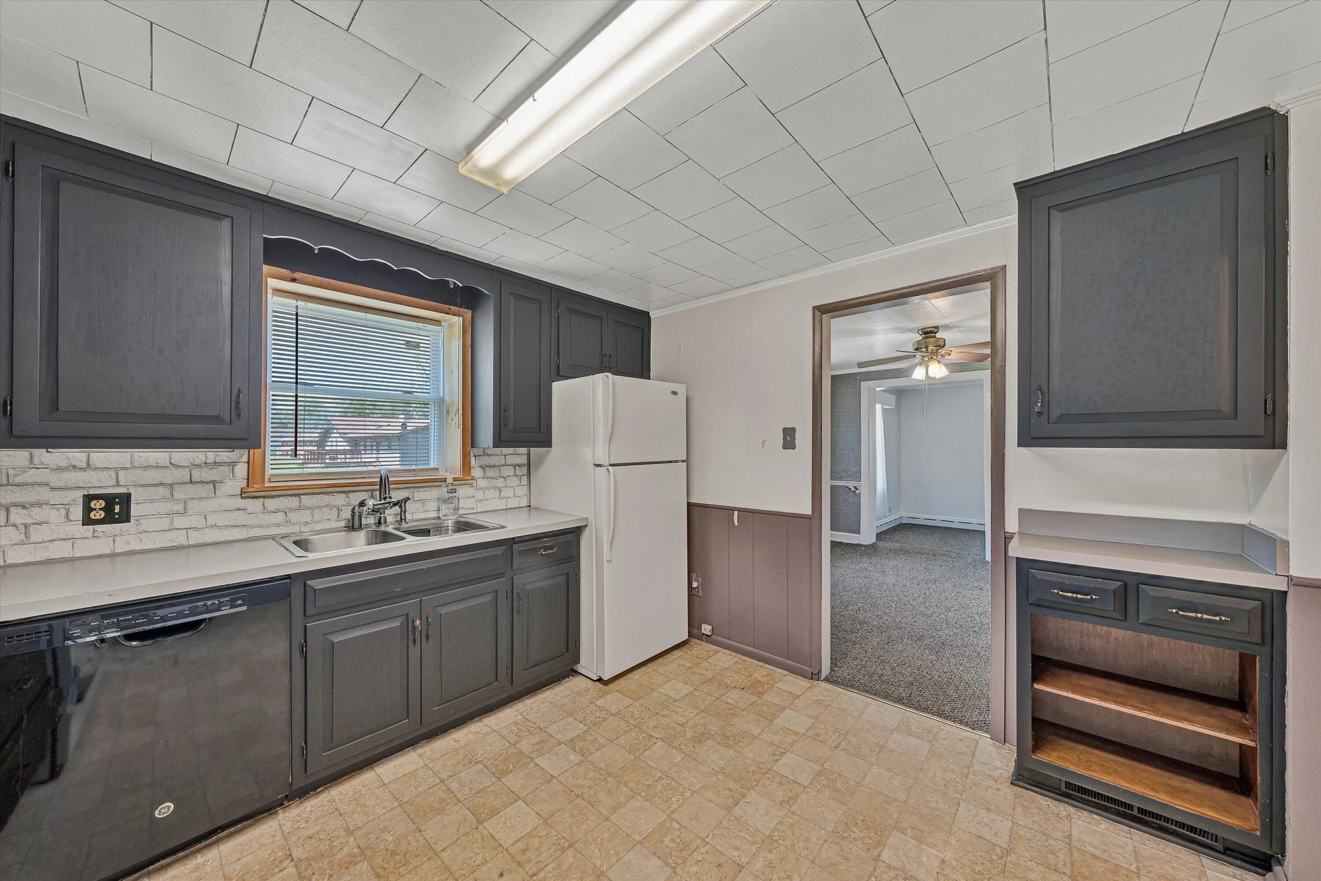 2356 W Riverside DR - Photo 8