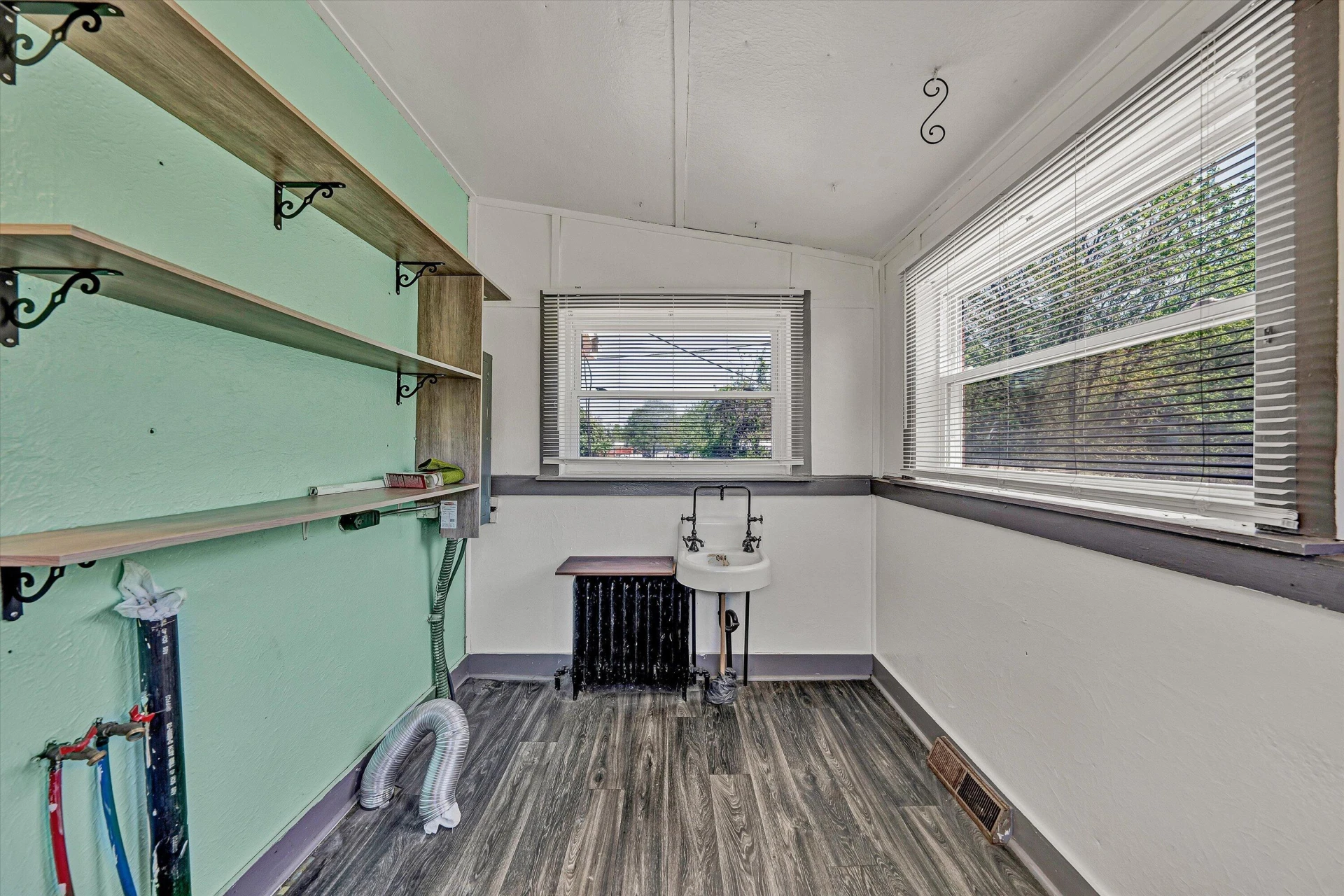 2356 W Riverside DR - Photo 9