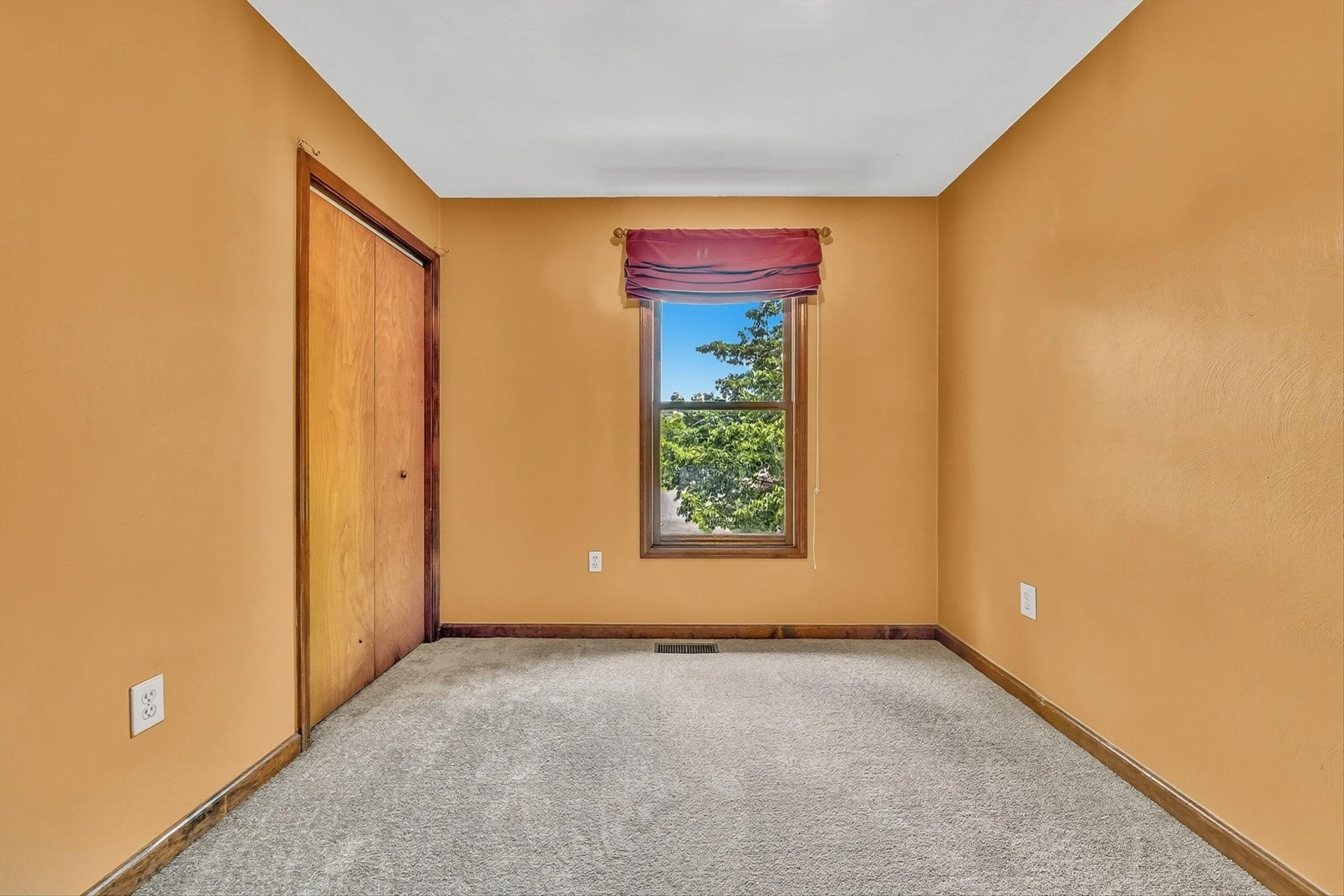 300 Brittany LN - Photo 17