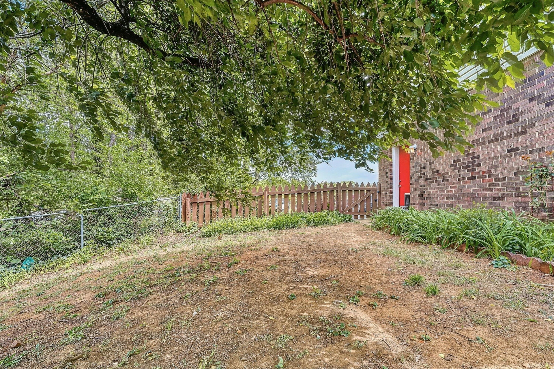 300 Brittany LN - Photo 41