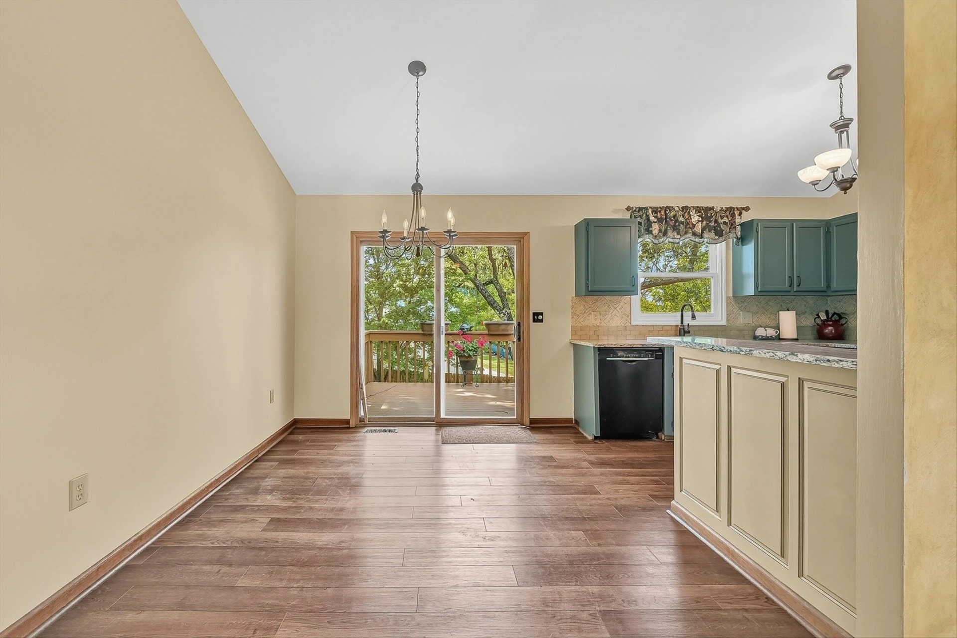 300 Brittany LN - Photo 8