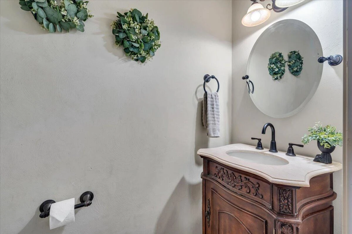 1365 Lakeridge CIR - Photo 17