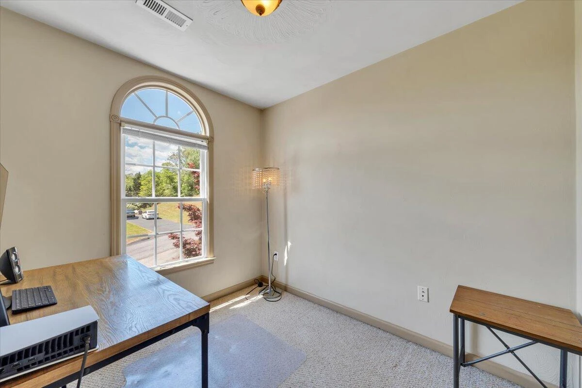 1365 Lakeridge CIR - Photo 19
