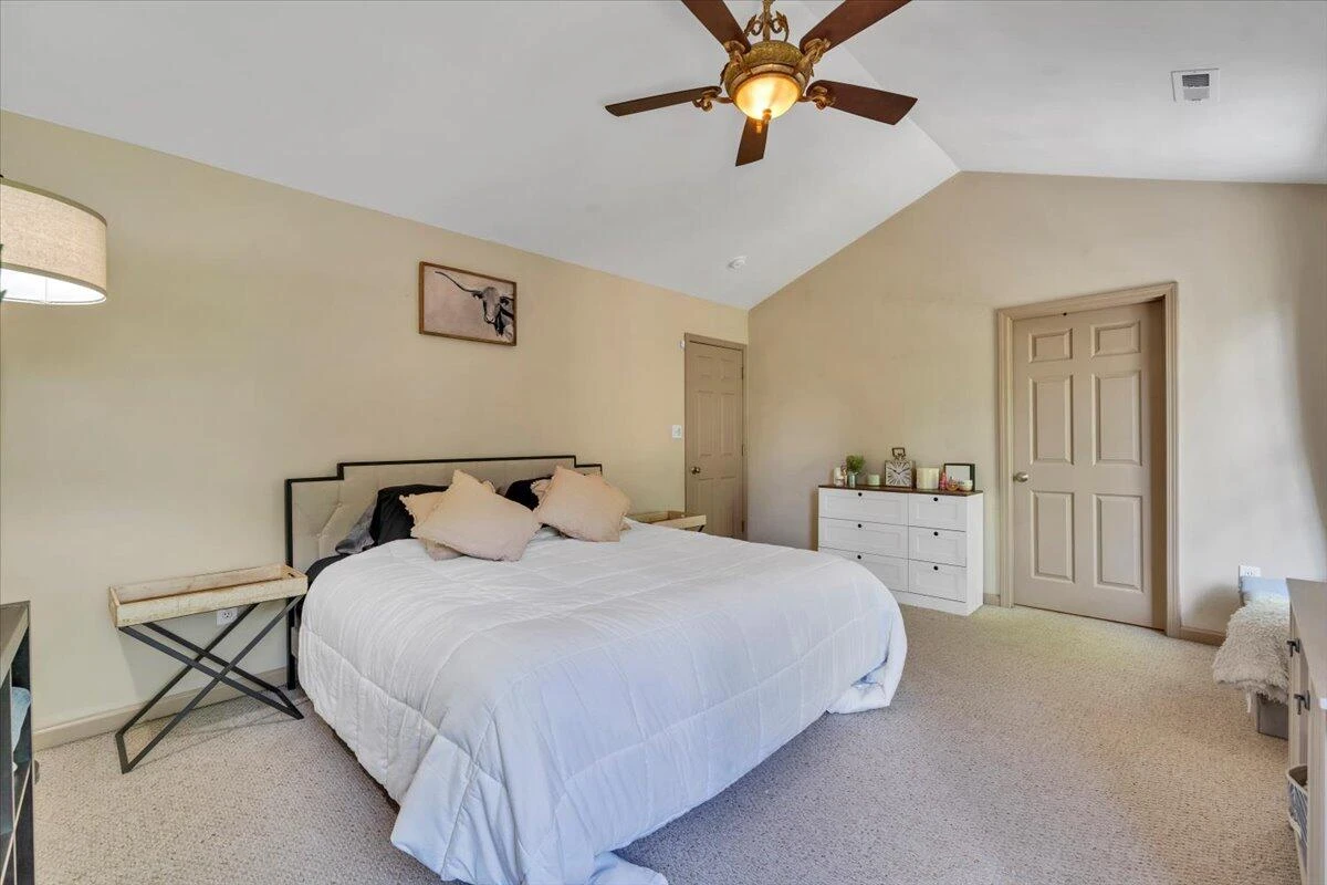 1365 Lakeridge CIR - Photo 24