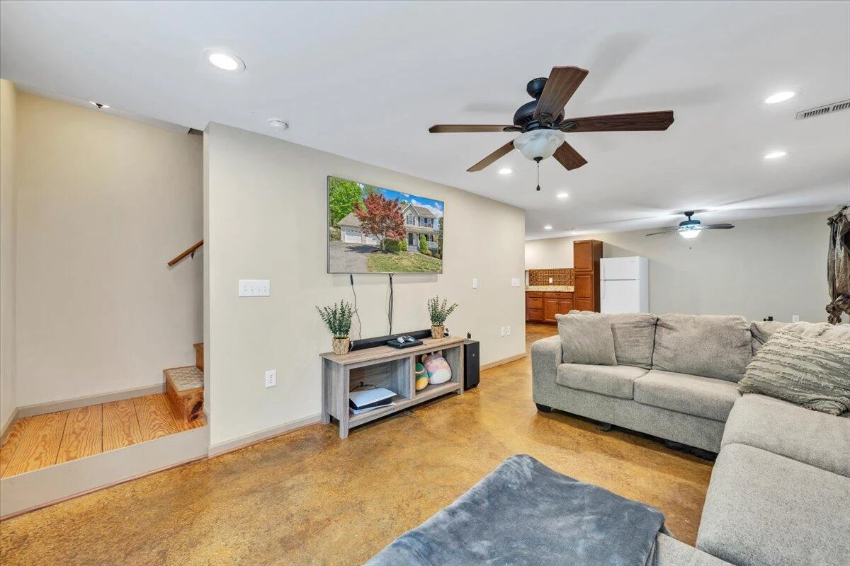 1365 Lakeridge CIR - Photo 32
