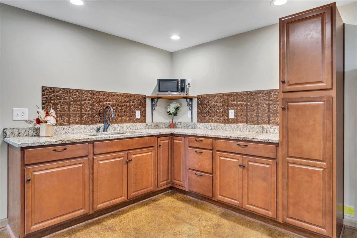 1365 Lakeridge CIR - Photo 34