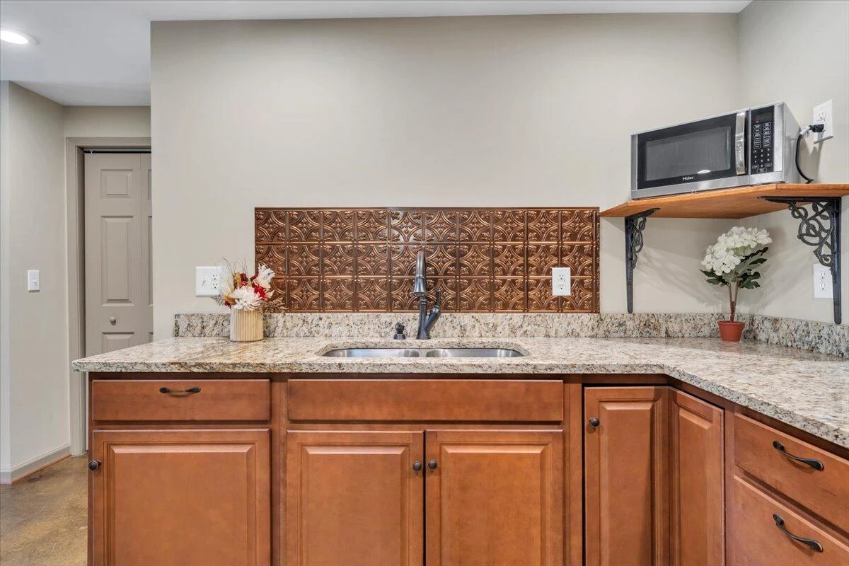 1365 Lakeridge CIR - Photo 35