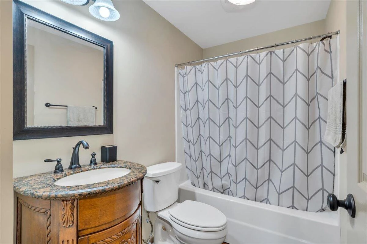 1365 Lakeridge CIR - Photo 37