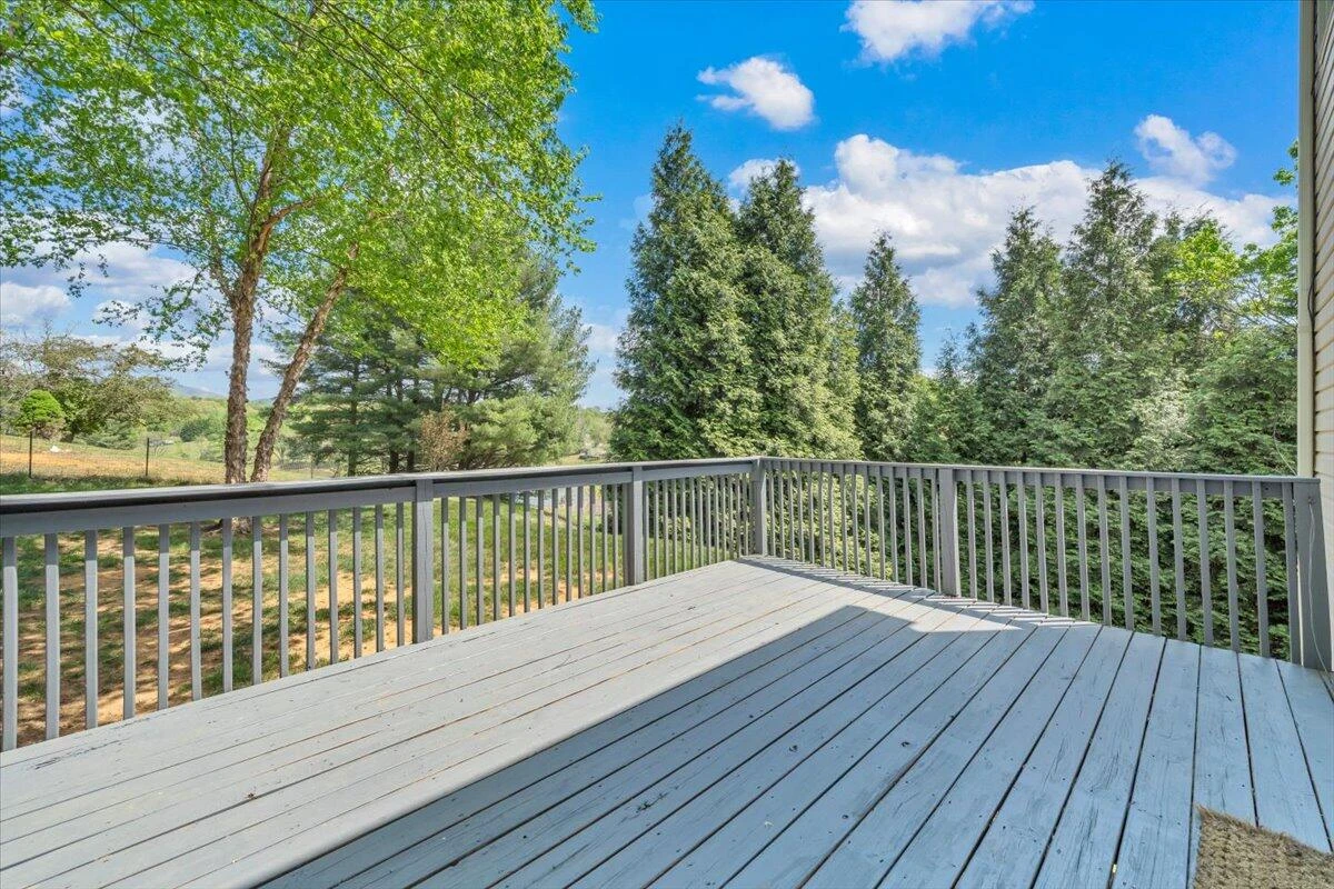 1365 Lakeridge CIR - Photo 40
