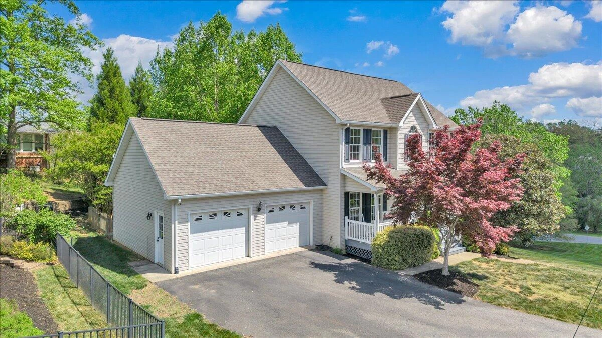 1365 Lakeridge CIR - Photo 52