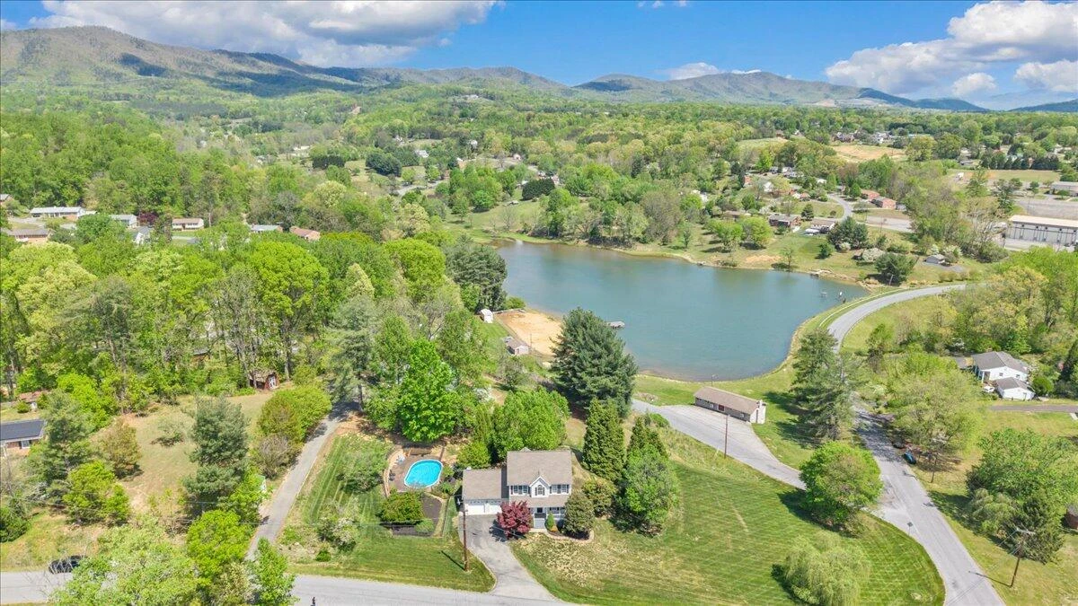 1365 Lakeridge CIR - Photo 53