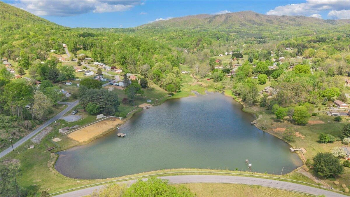 1365 Lakeridge CIR - Photo 56