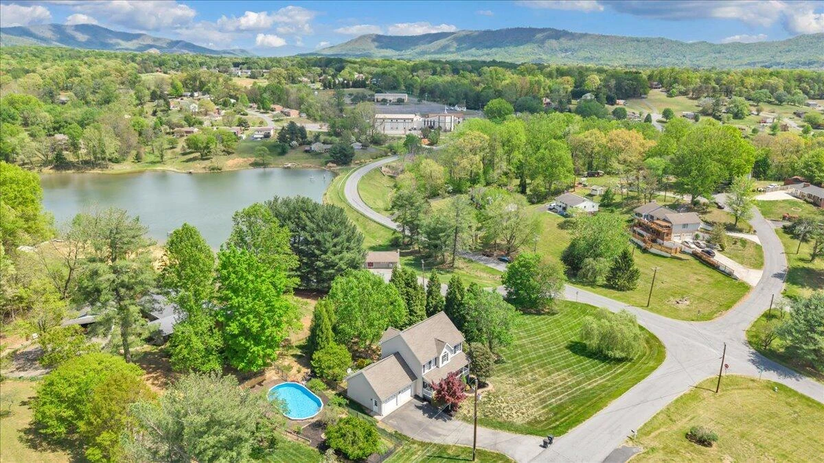 1365 Lakeridge CIR - Photo 57