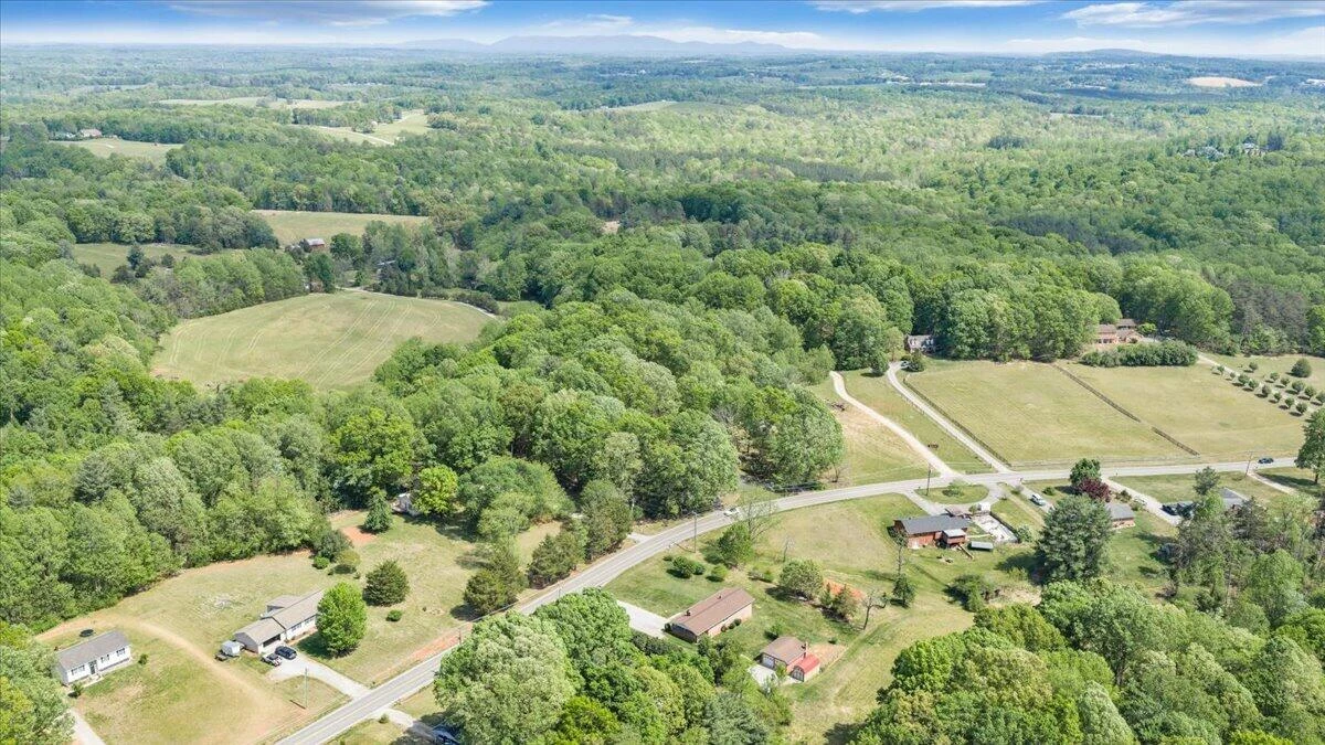 935 Bonbrook Mill RD - Photo 44