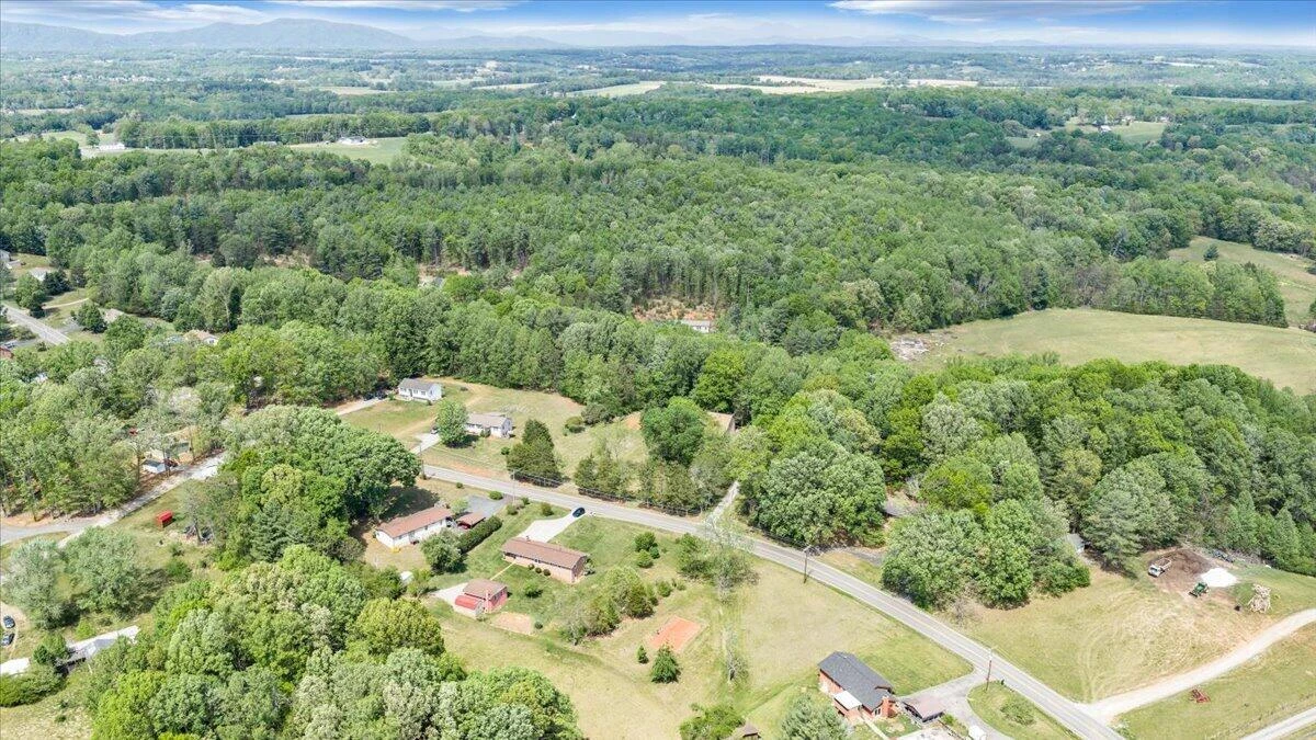 935 Bonbrook Mill RD - Photo 47
