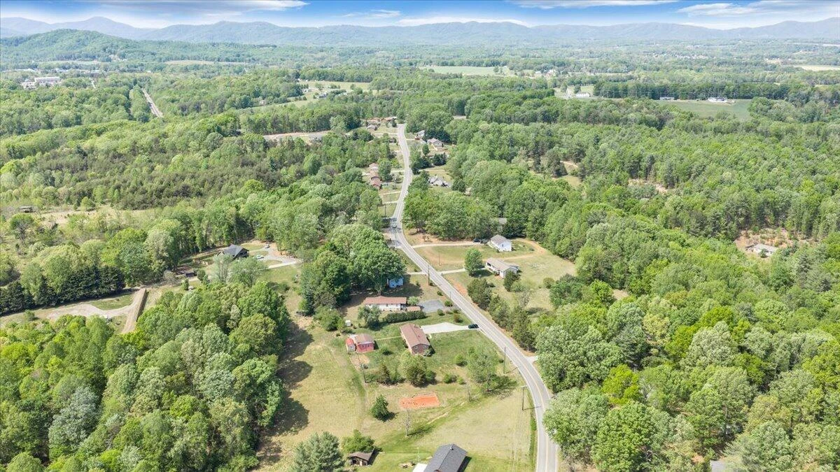 935 Bonbrook Mill RD - Photo 48