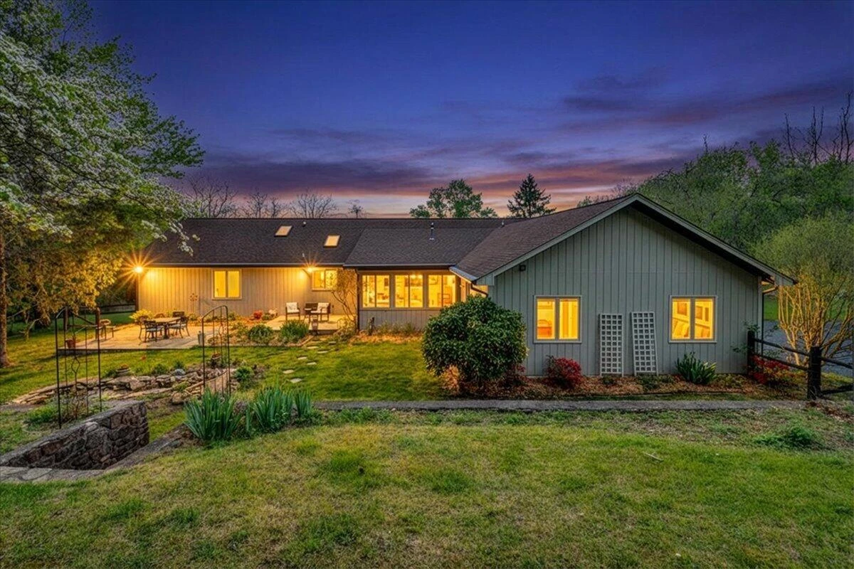 6925 Shaver RD - Photo 2