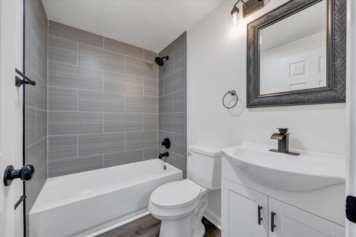 1414 Eastgate AVE NE - Photo 12