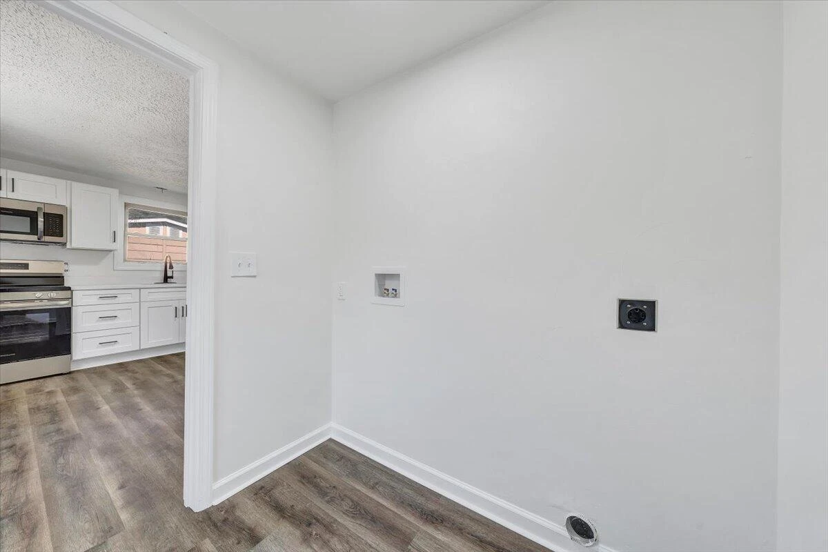 1414 Eastgate AVE NE - Photo 15