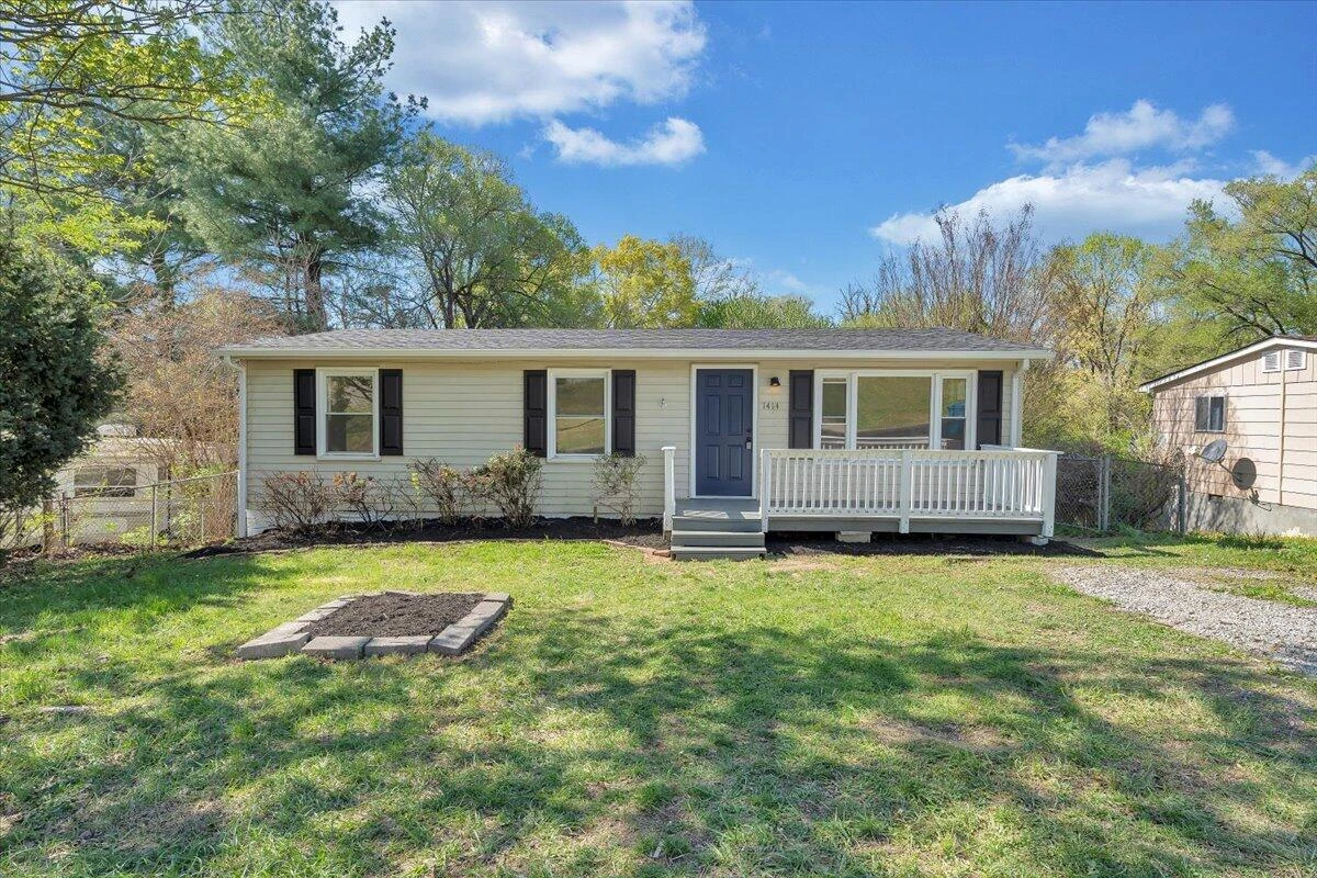 1414 Eastgate AVE NE - Photo 24