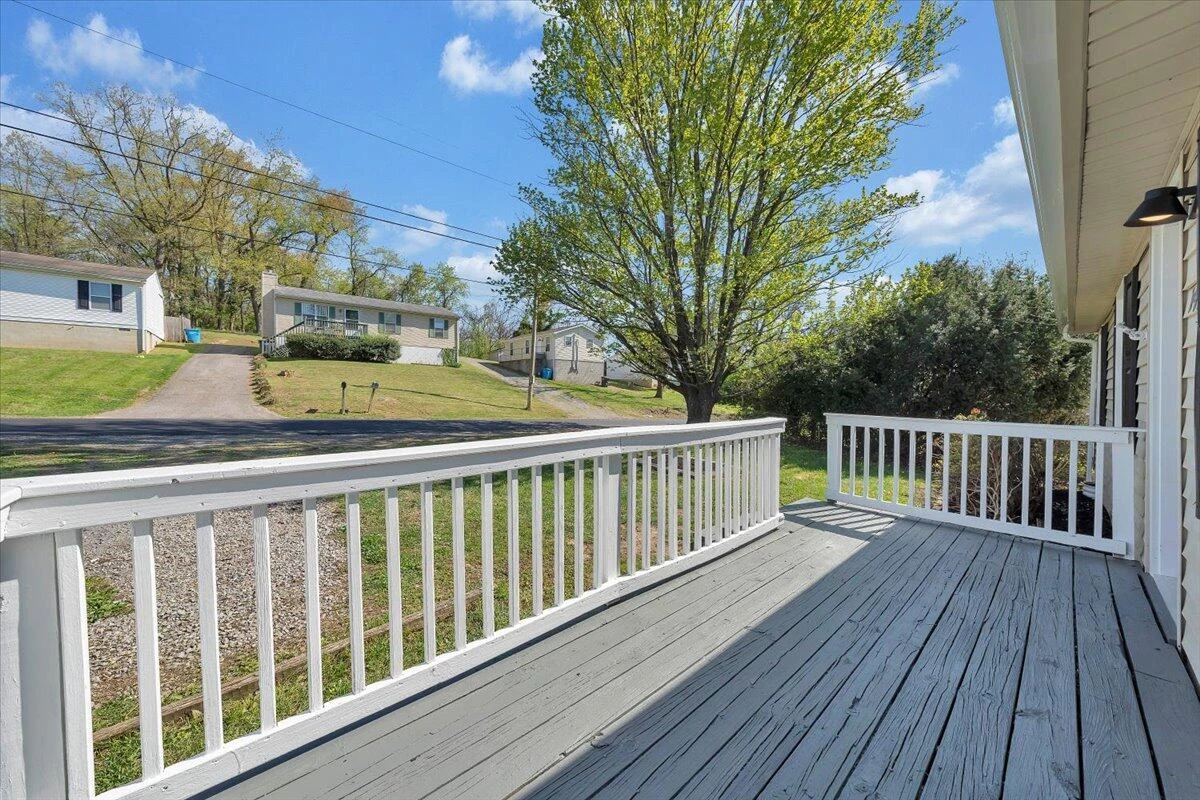 1414 Eastgate AVE NE - Photo 28