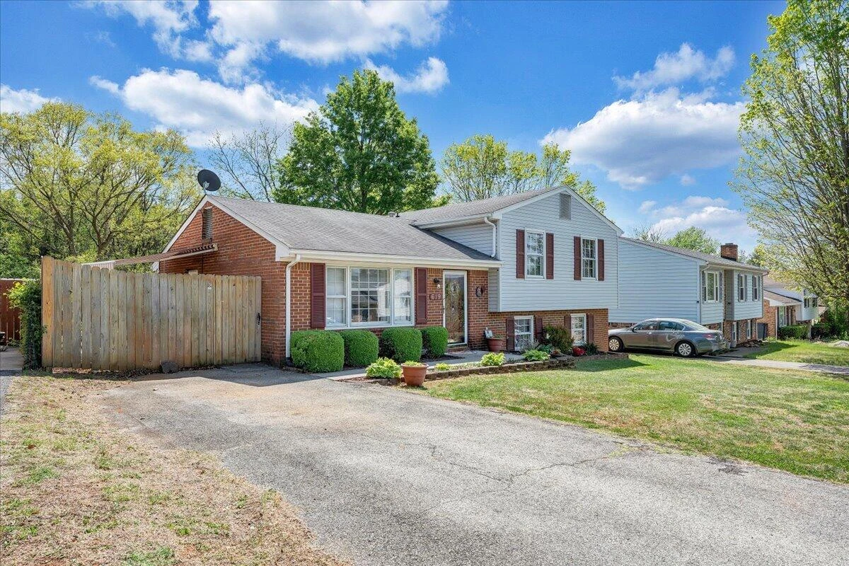 619 Elmcrest ST NE - Photo 25