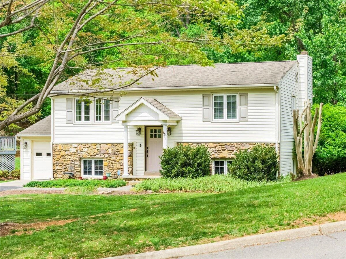 1602 Glenwood CIR SE