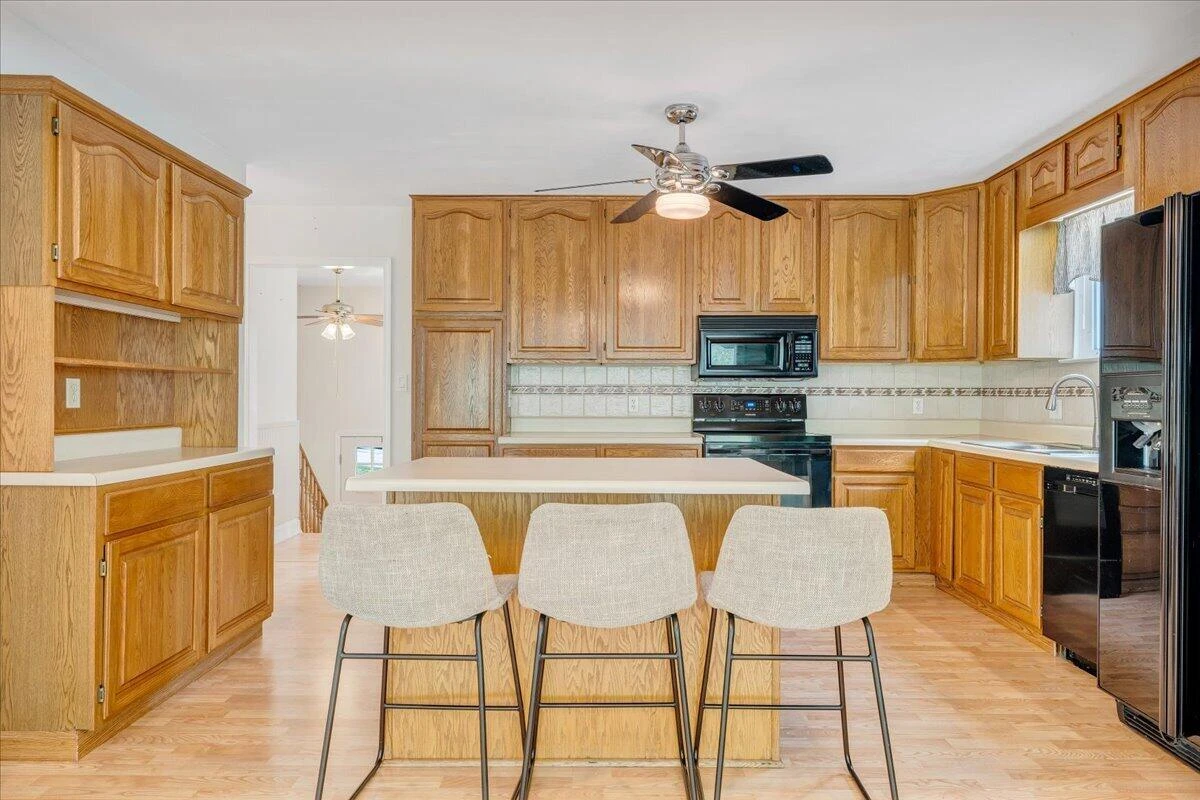 1602 Glenwood CIR SE - Photo 12