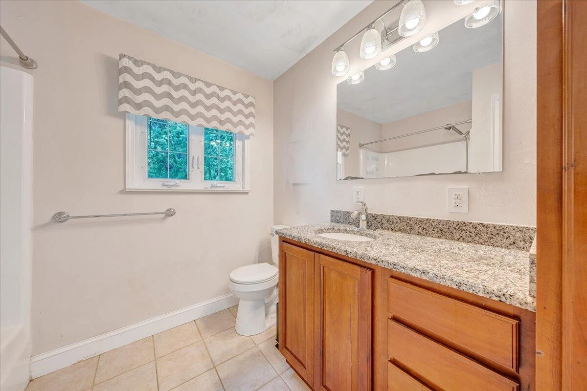 1602 Glenwood CIR SE - Photo 16