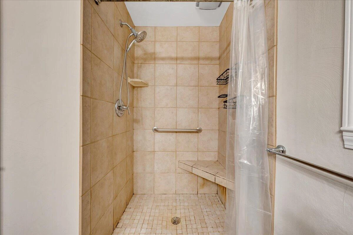 1602 Glenwood CIR SE - Photo 19