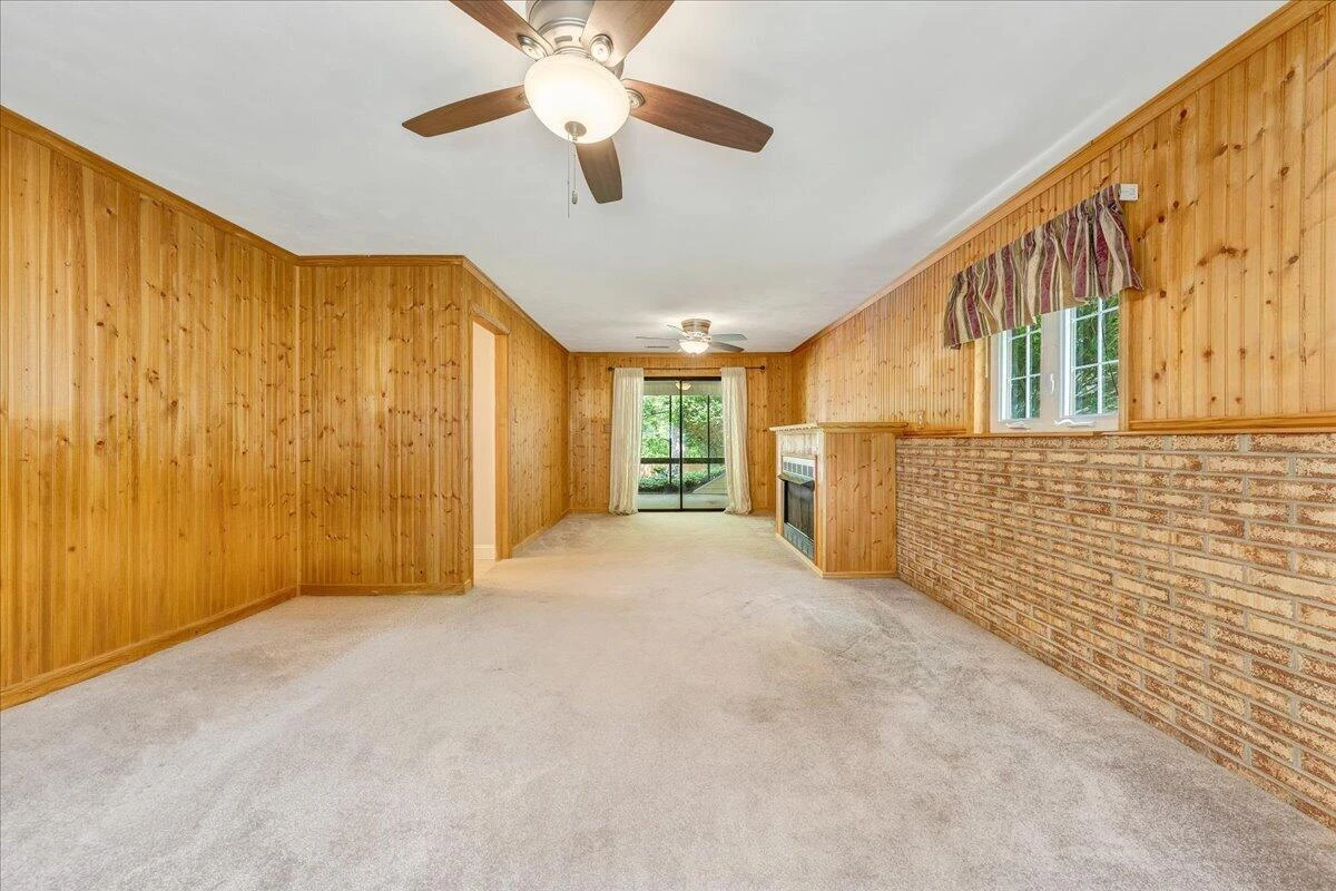 1602 Glenwood CIR SE - Photo 22