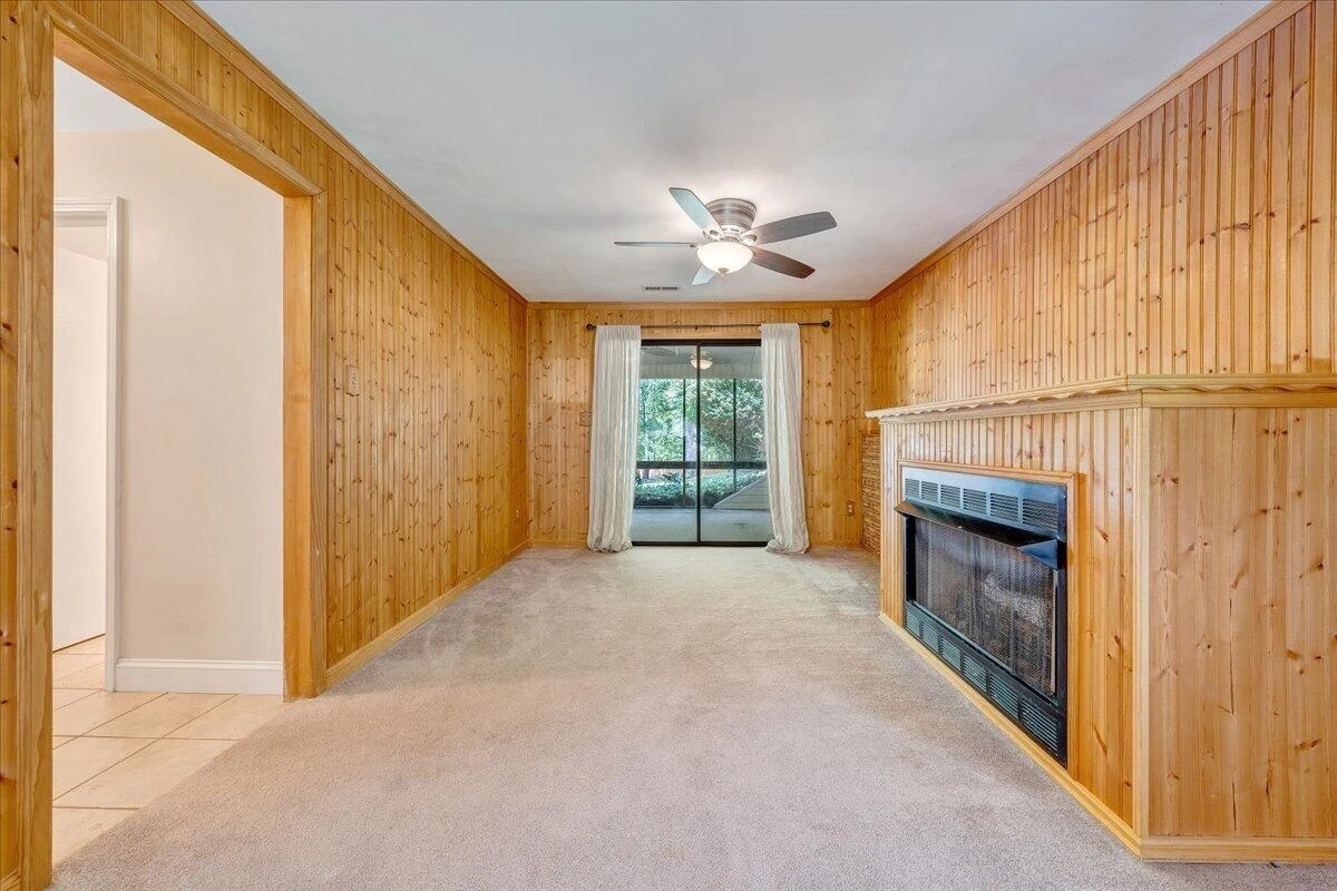 1602 Glenwood CIR SE - Photo 23