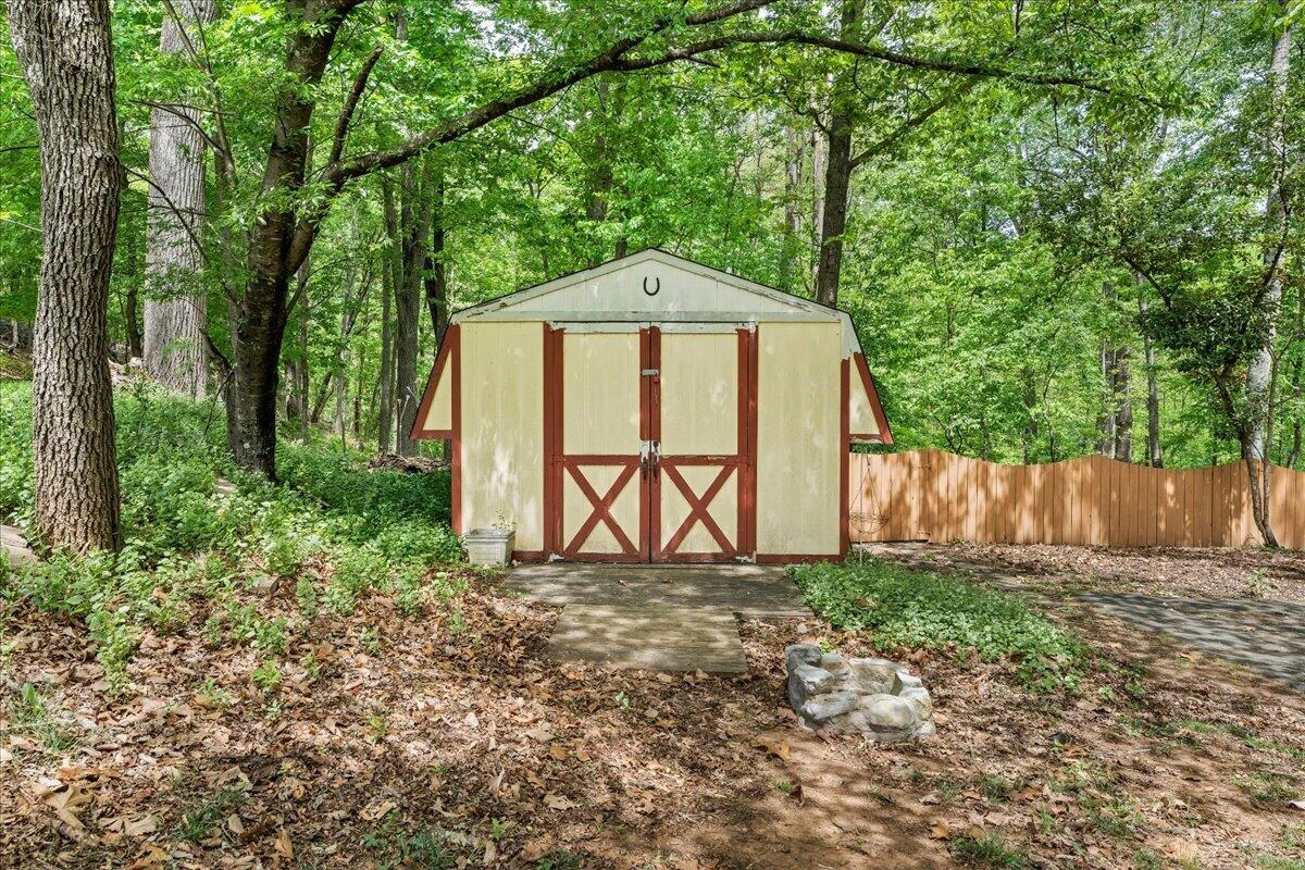 1602 Glenwood CIR SE - Photo 34