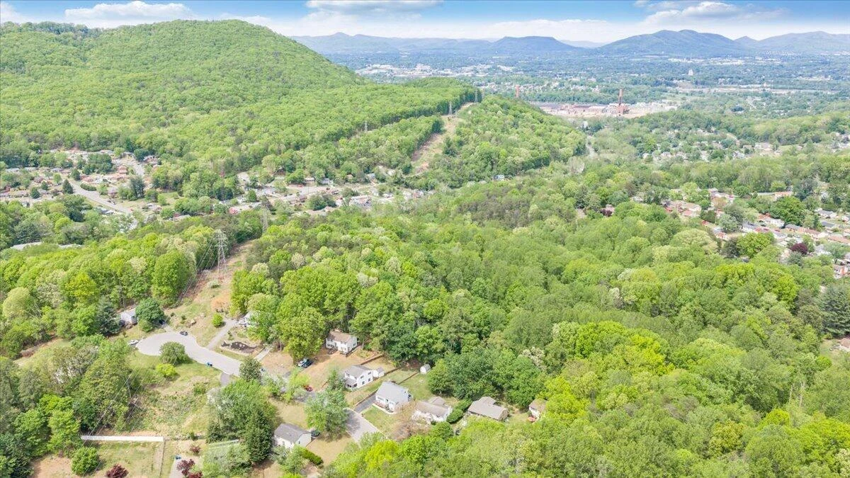 1602 Glenwood CIR SE - Photo 40