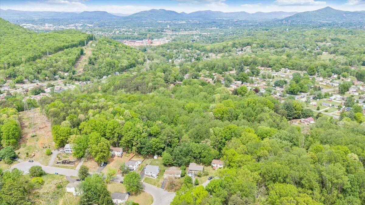 1602 Glenwood CIR SE - Photo 41