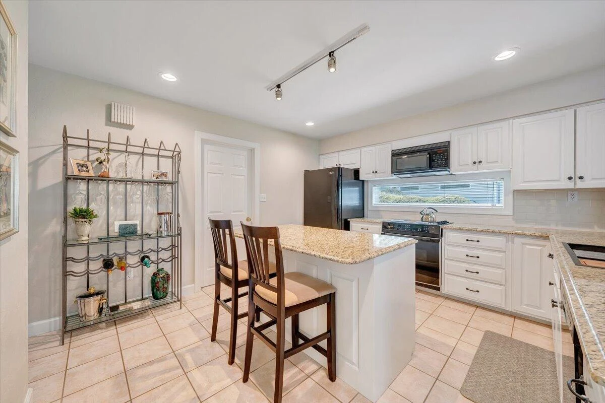 30 Island Green DR #UNIT 4 - Photo 22