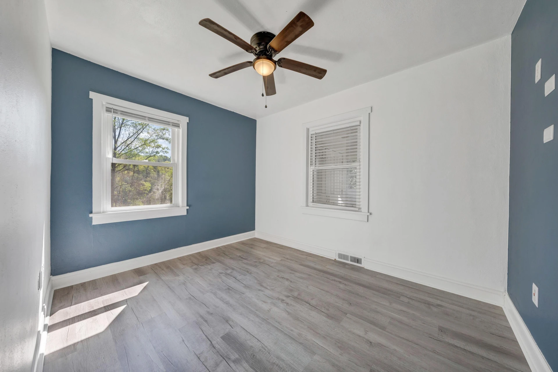 6256 Shady Acres DR - Photo 15