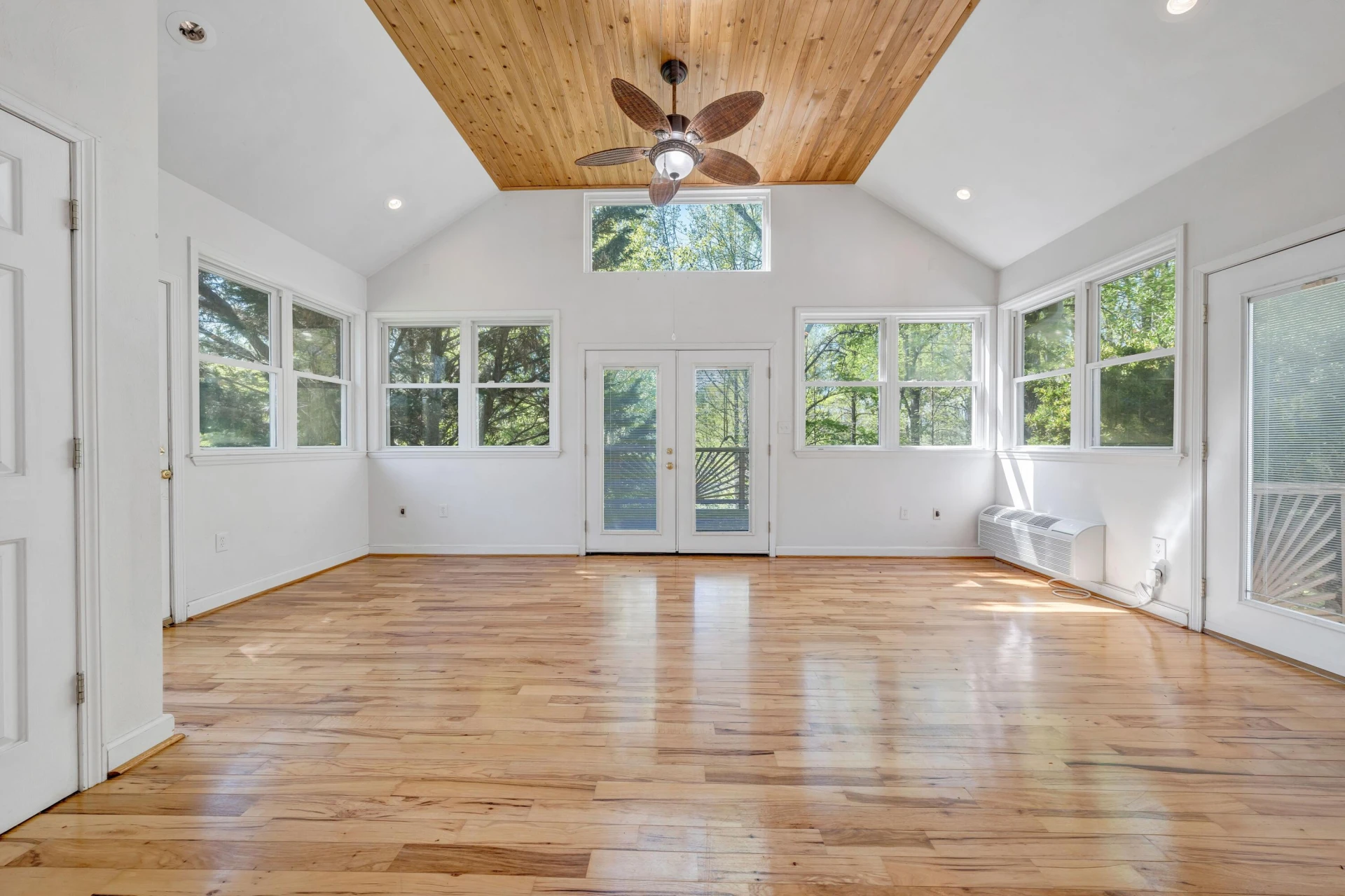 6256 Shady Acres DR - Photo 19