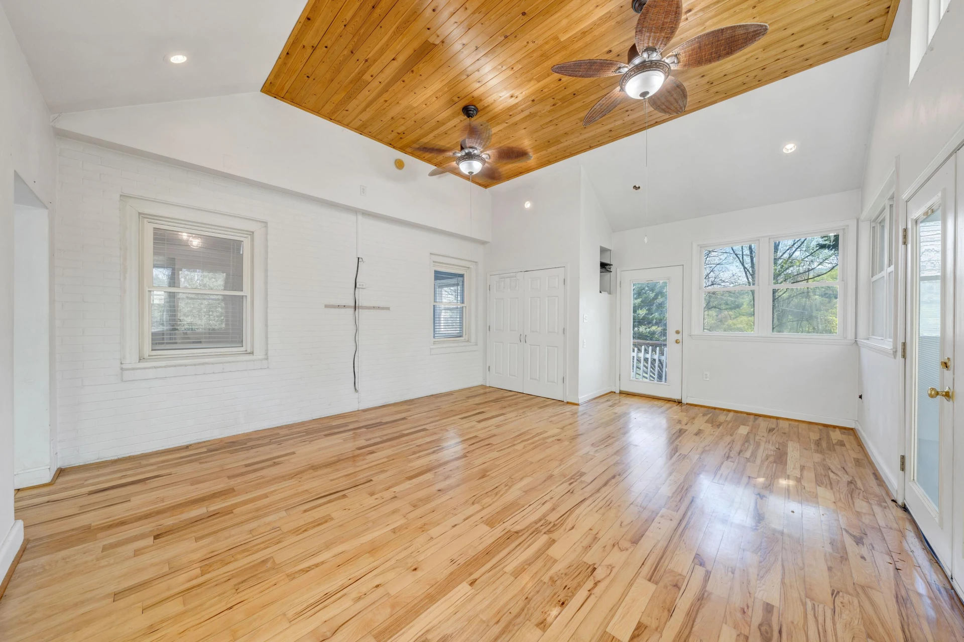 6256 Shady Acres DR - Photo 20