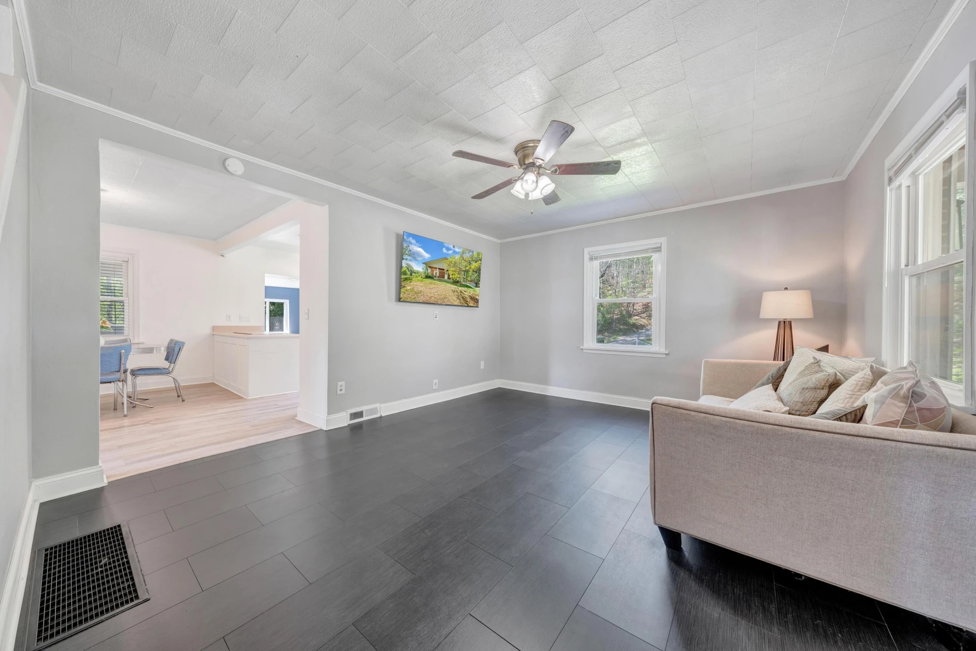 6256 Shady Acres DR - Photo 4
