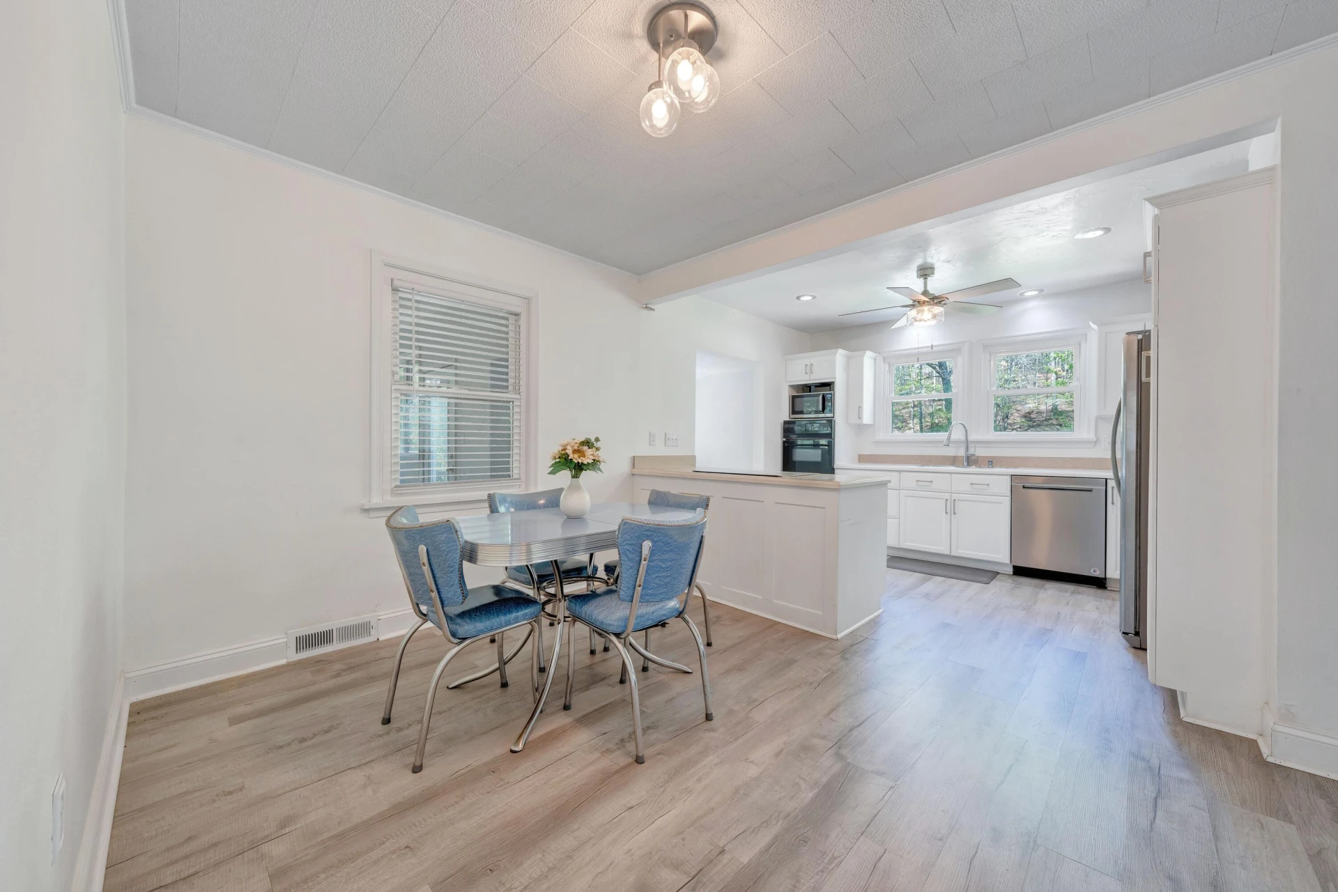 6256 Shady Acres DR - Photo 8