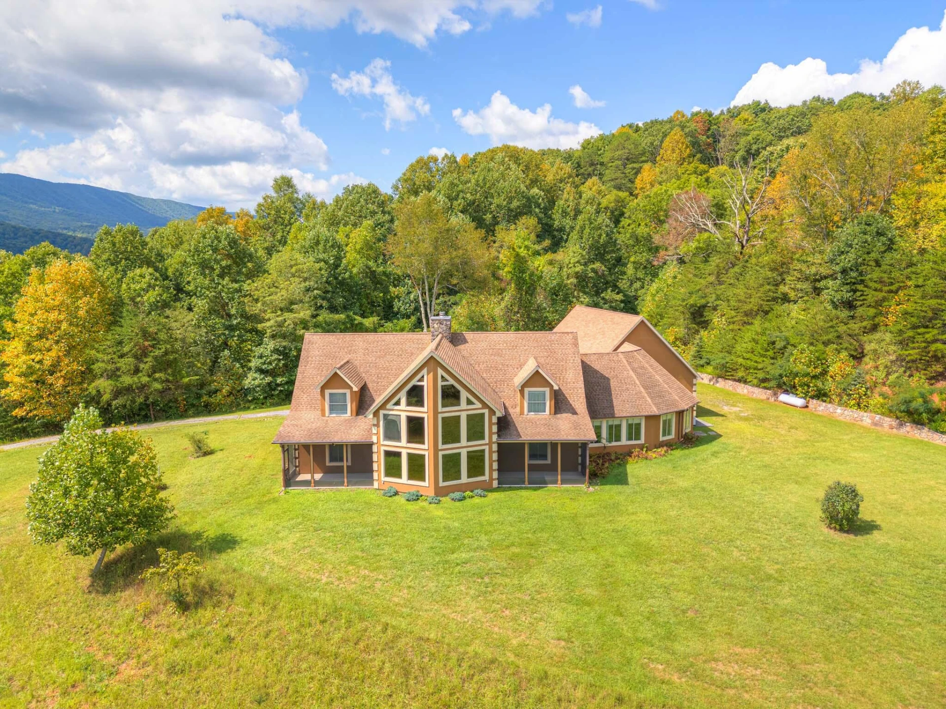 1782 Wolf Creek RD - Photo 3