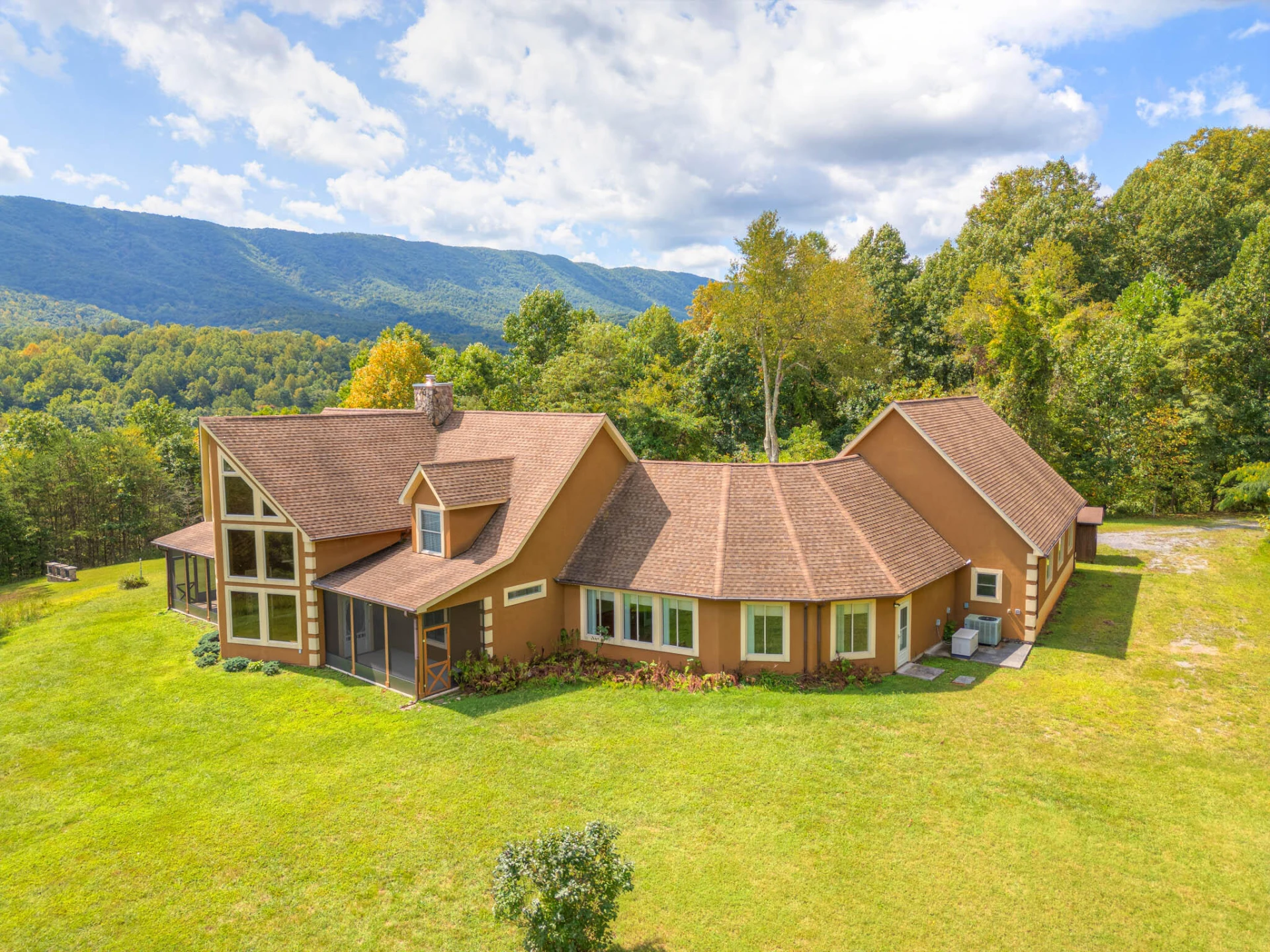 1782 Wolf Creek RD - Photo 5