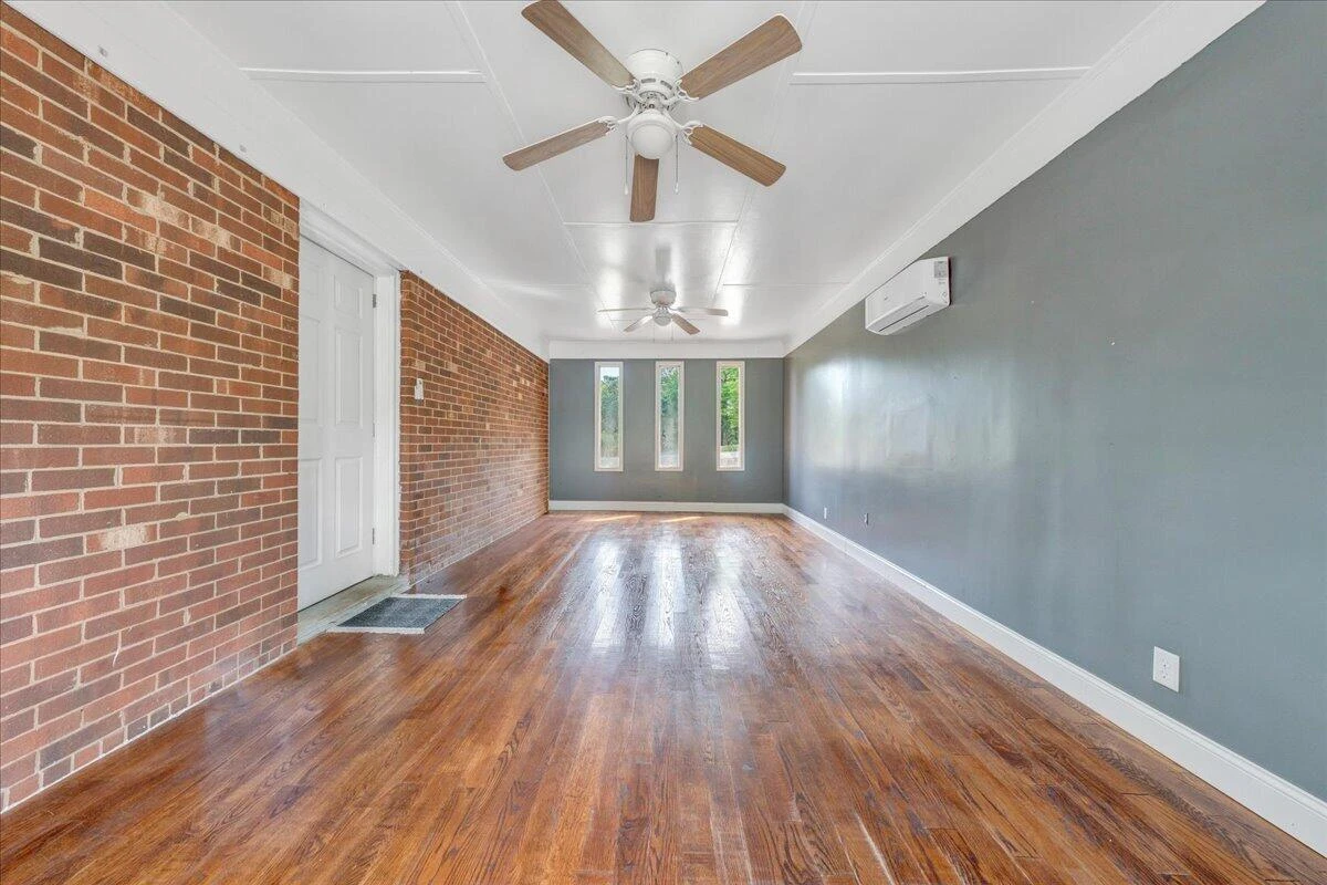 795 Longview DR - Photo 11