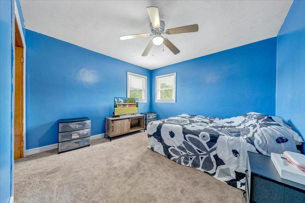 795 Longview DR - Photo 16