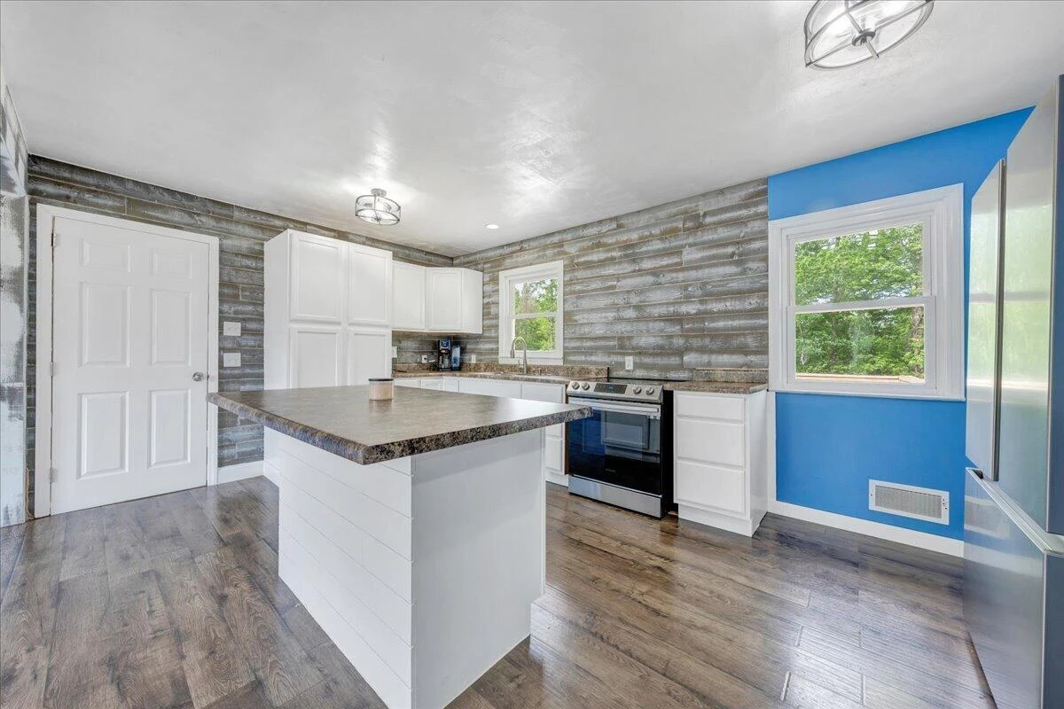 795 Longview DR - Photo 9