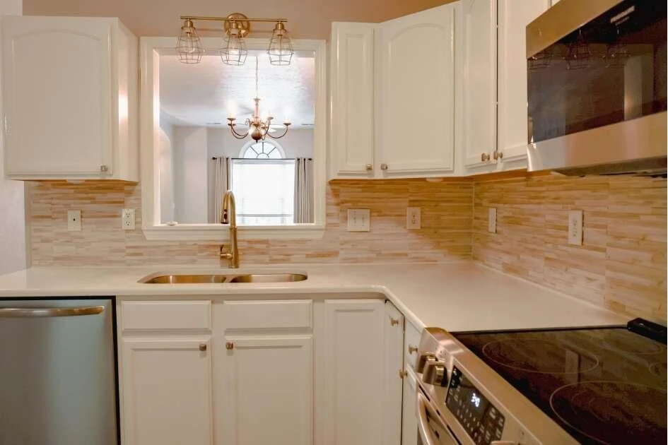 8205 Emerald Court DR - Photo 10