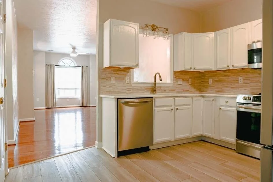 8205 Emerald Court DR - Photo 12
